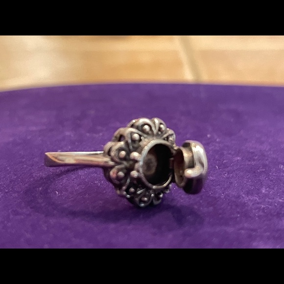 Antique Ring - Picture 3 of 3